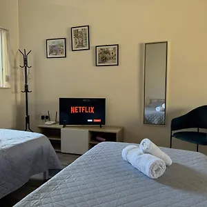 Apartment Private One Bedroom Close To Airport In, Luqa